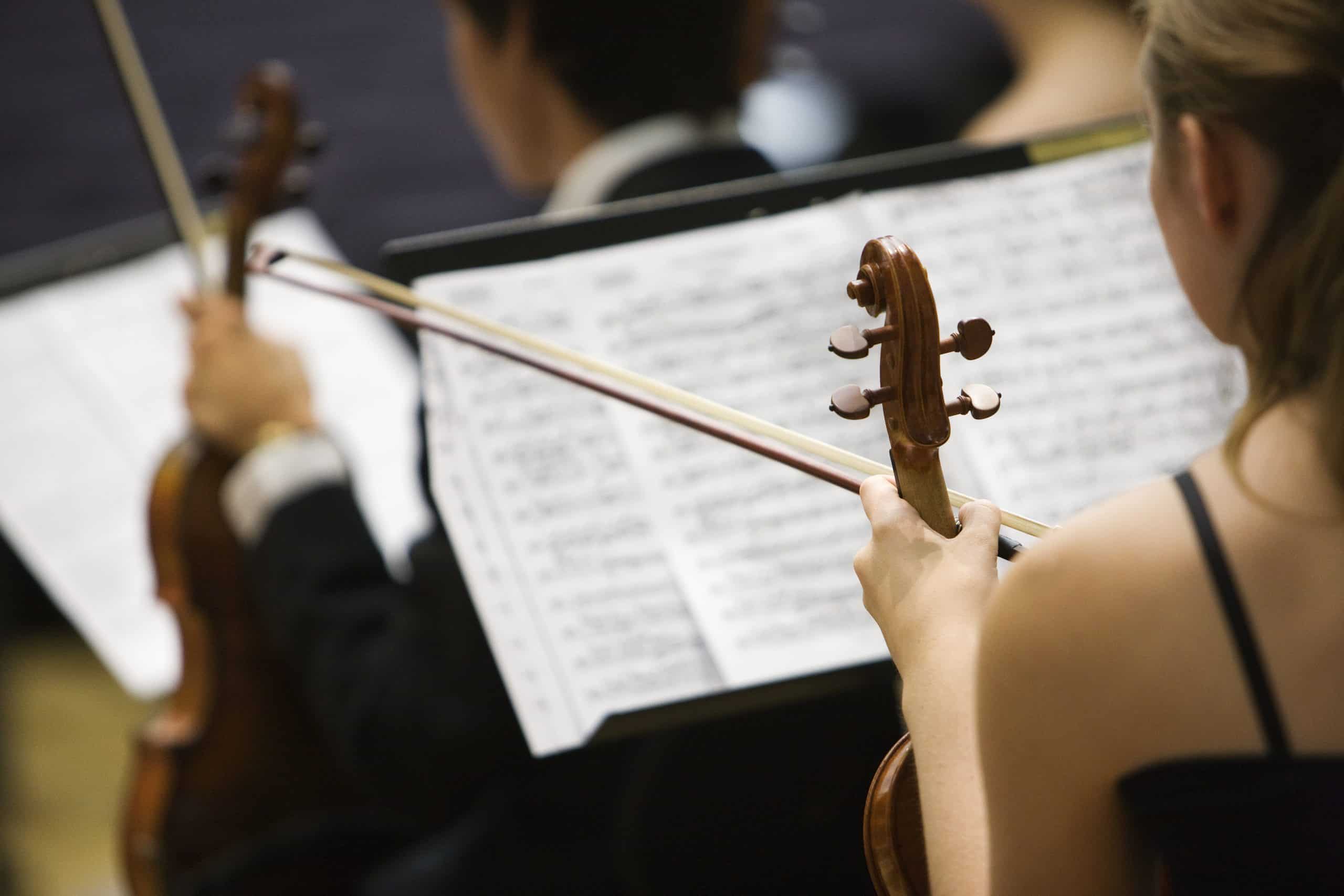 Bilde av en i orkester